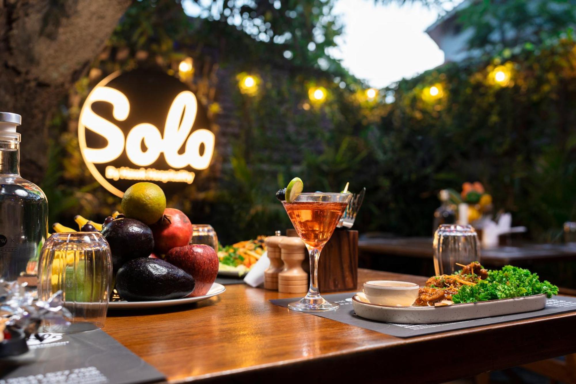 Solo Inn By Hawk Hospitality Kochi Exteriör bild