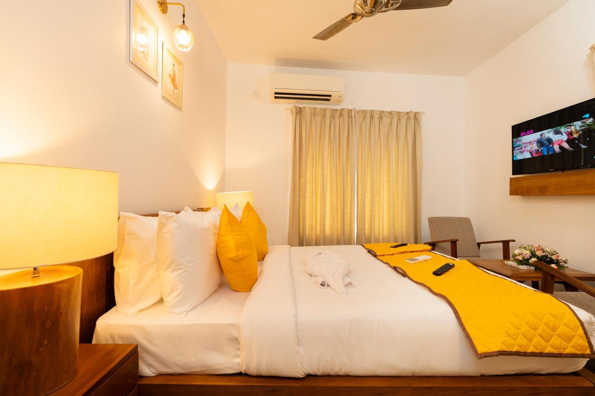 Solo Inn By Hawk Hospitality Kochi Exteriör bild
