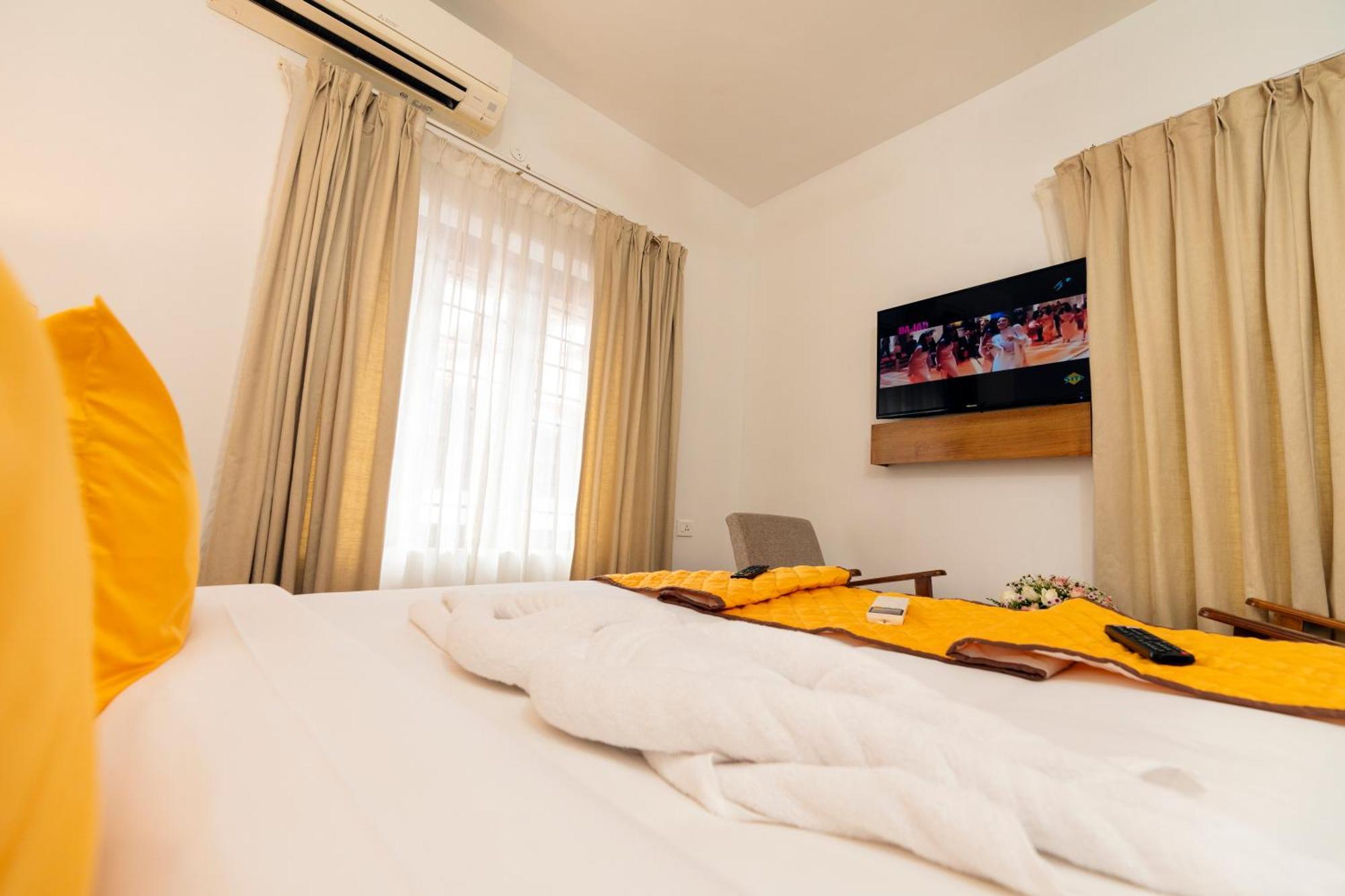 Solo Inn By Hawk Hospitality Kochi Exteriör bild
