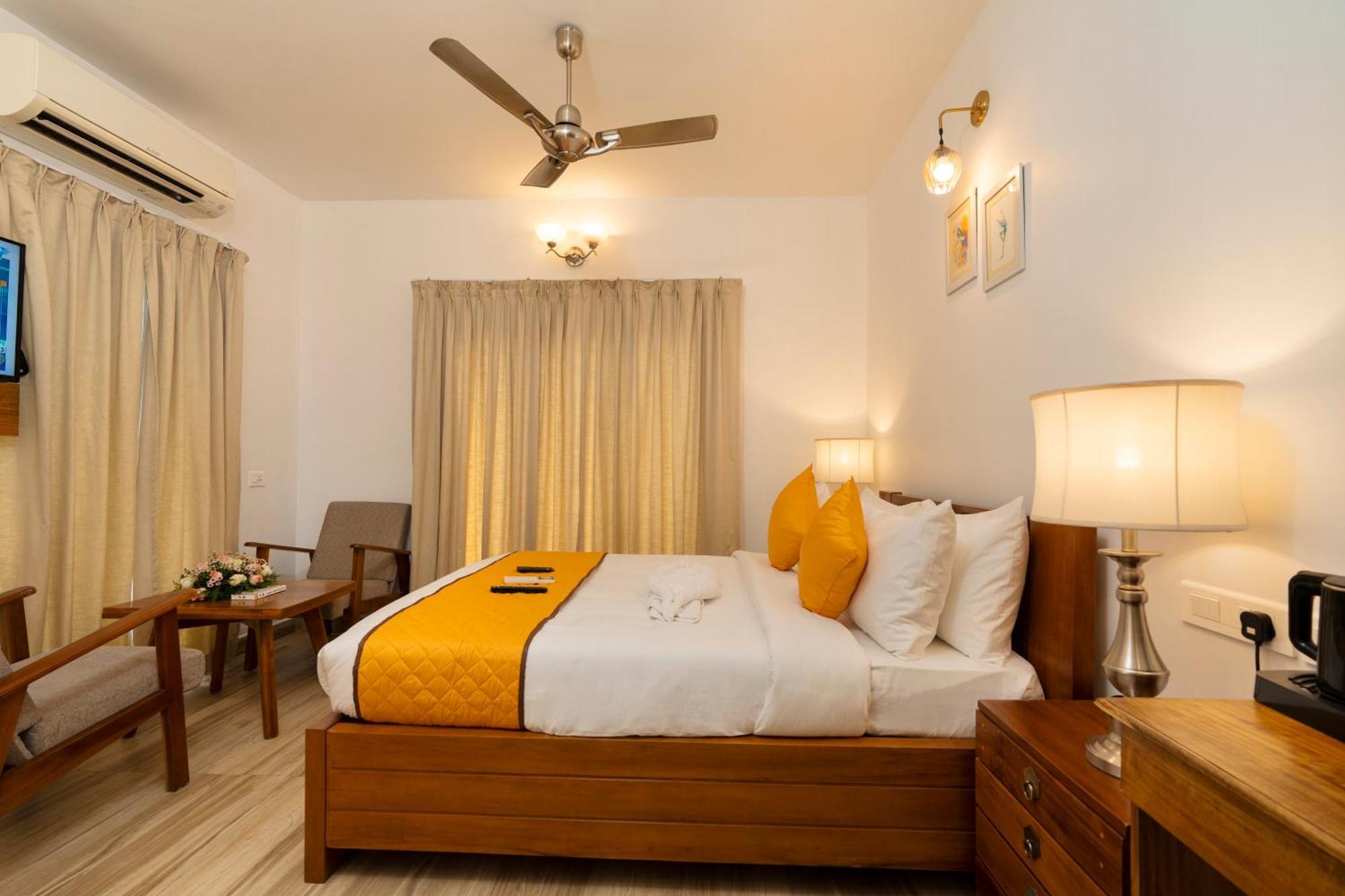 Solo Inn By Hawk Hospitality Kochi Exteriör bild