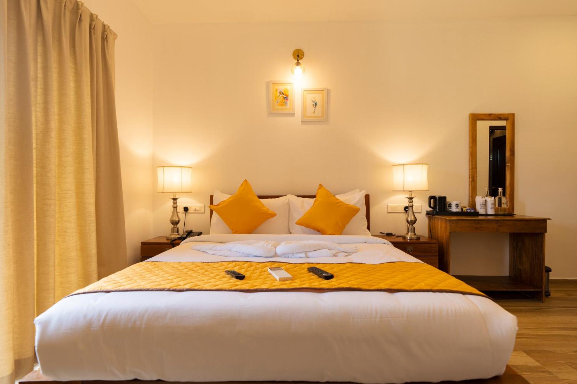 Solo Inn By Hawk Hospitality Kochi Exteriör bild